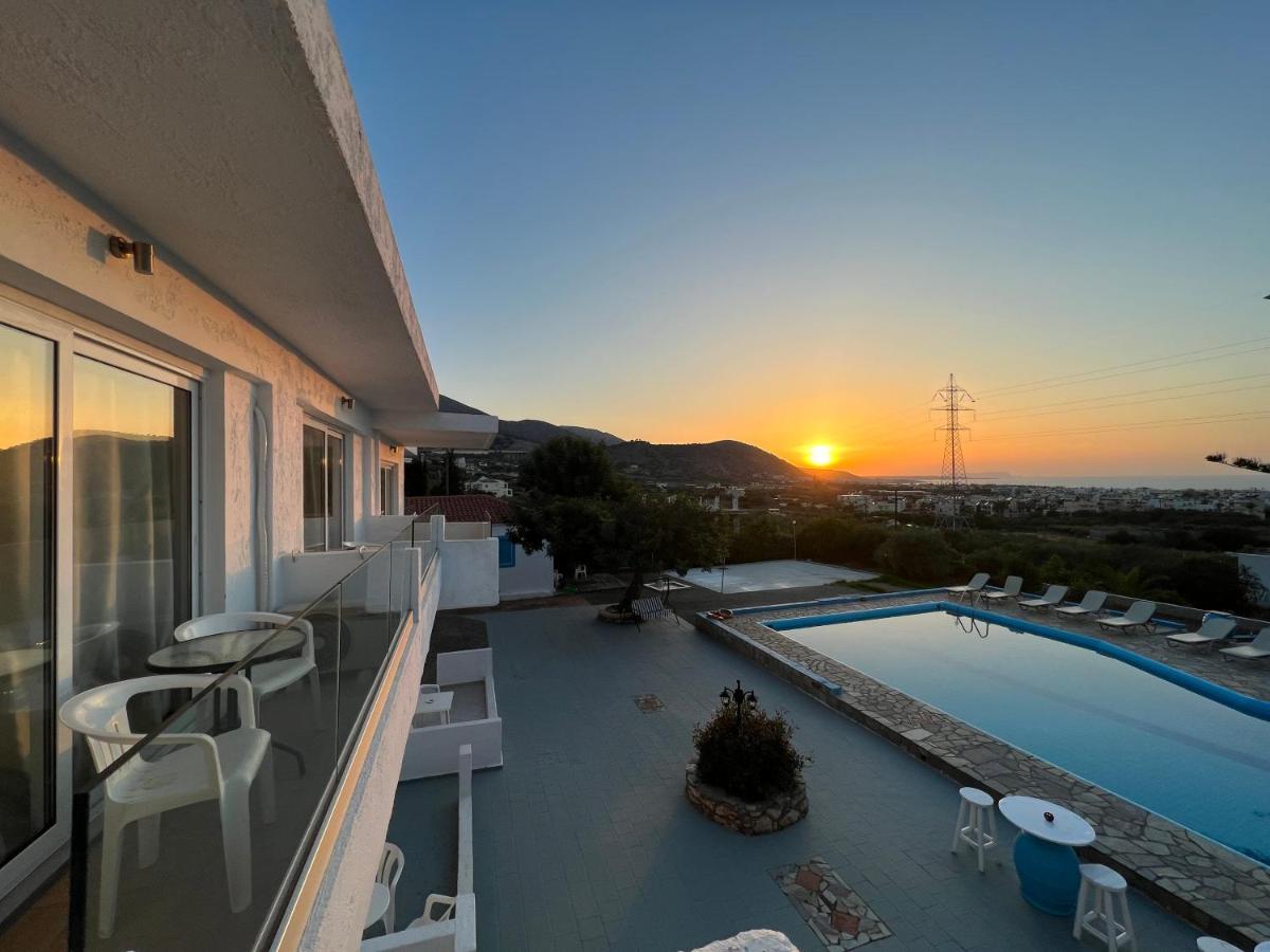 ماليا Silia Suites المظهر الخارجي الصورة