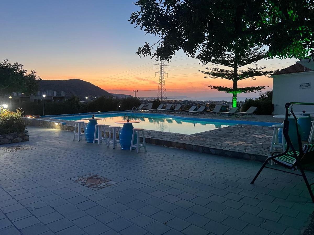 ماليا Silia Suites المظهر الخارجي الصورة