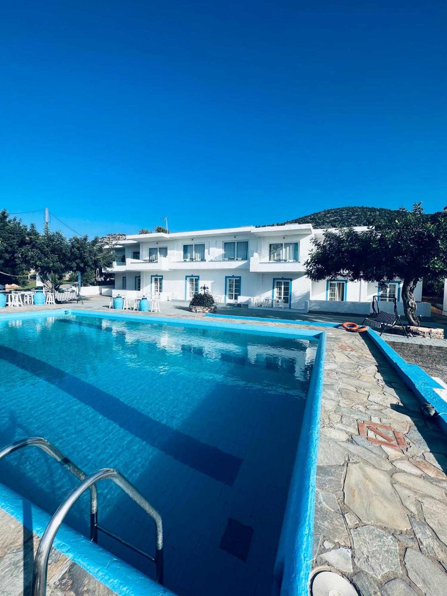 ماليا Silia Suites المظهر الخارجي الصورة