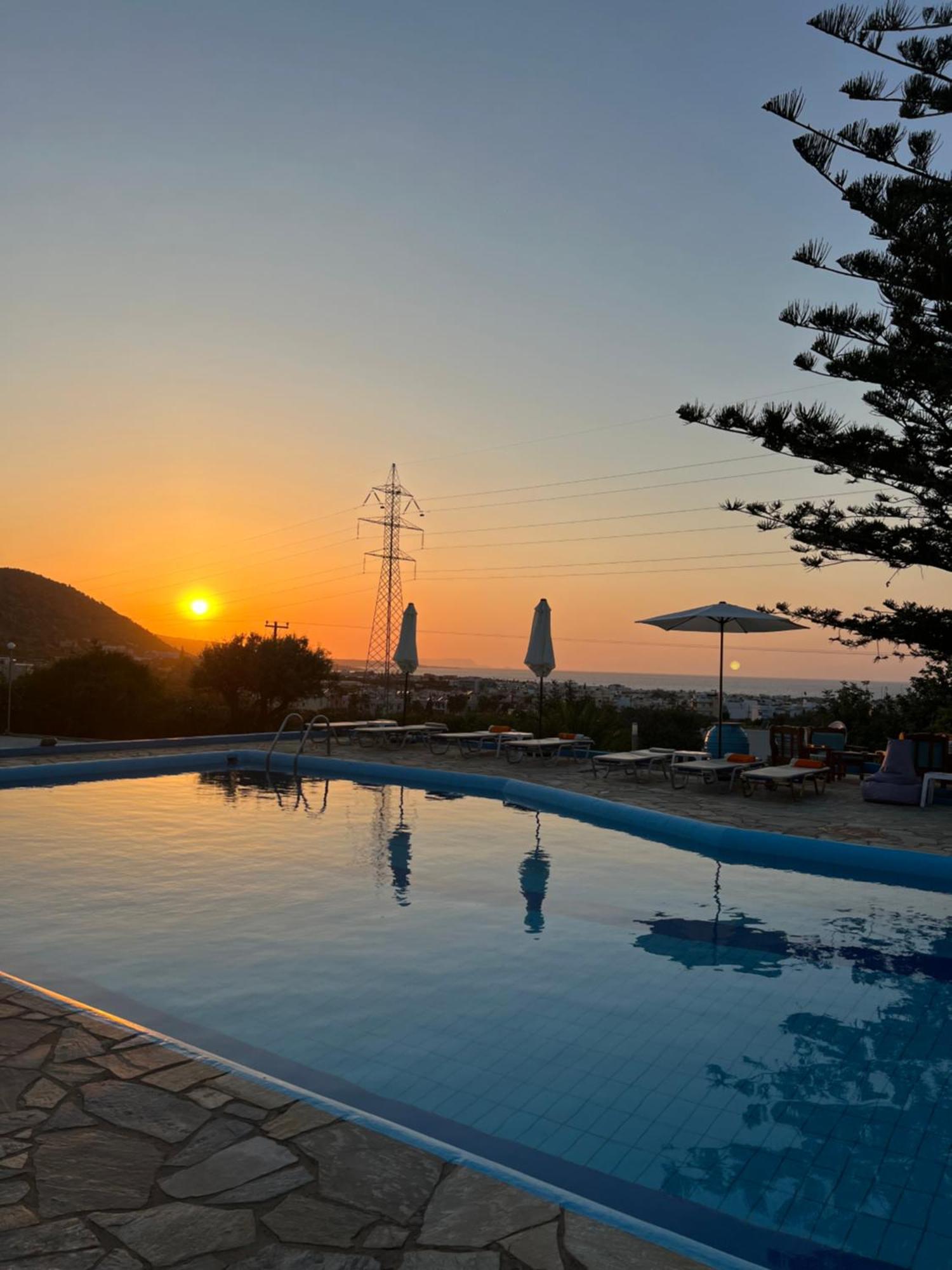 ماليا Silia Suites المظهر الخارجي الصورة