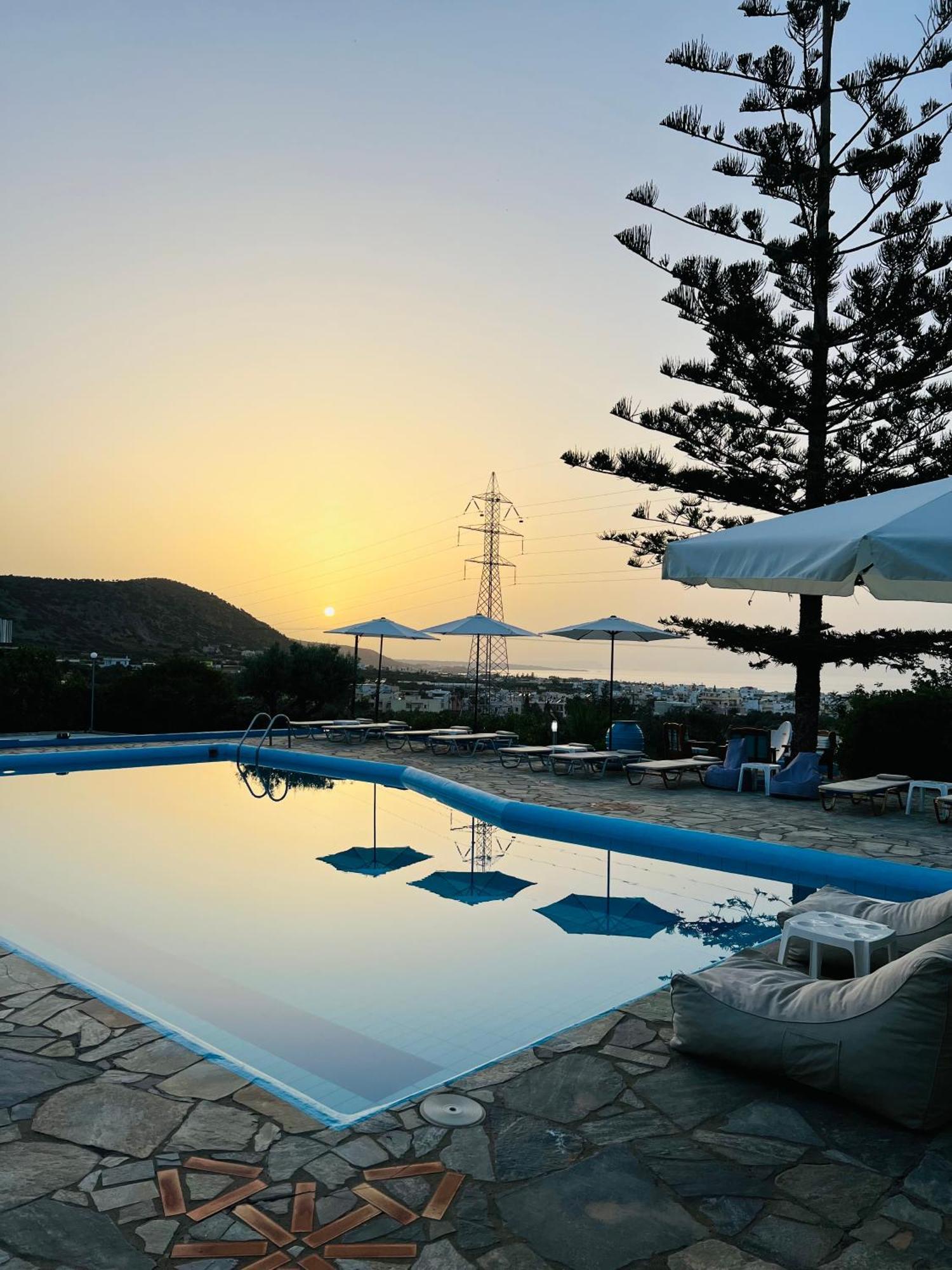 ماليا Silia Suites المظهر الخارجي الصورة