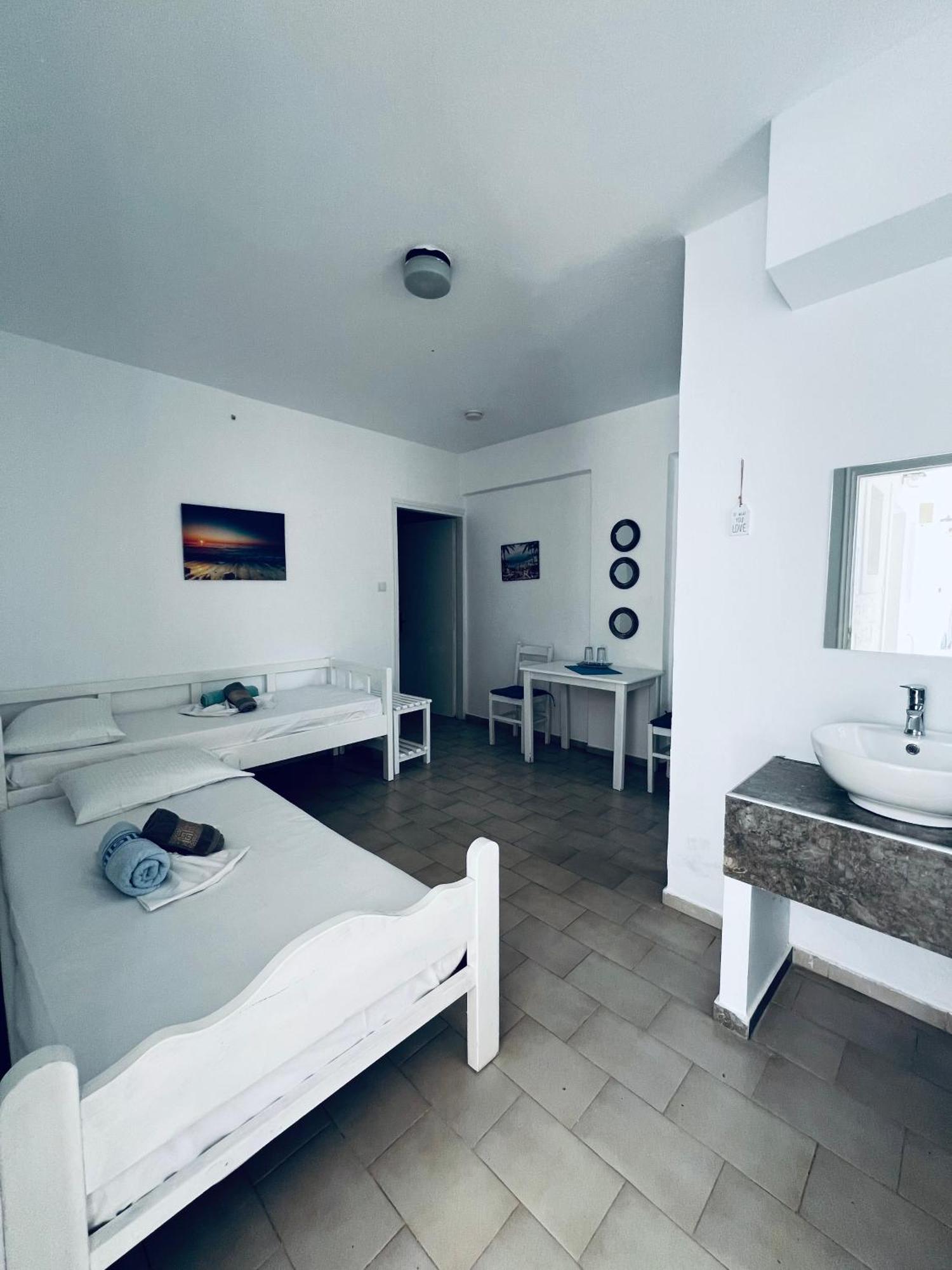ماليا Silia Suites المظهر الخارجي الصورة